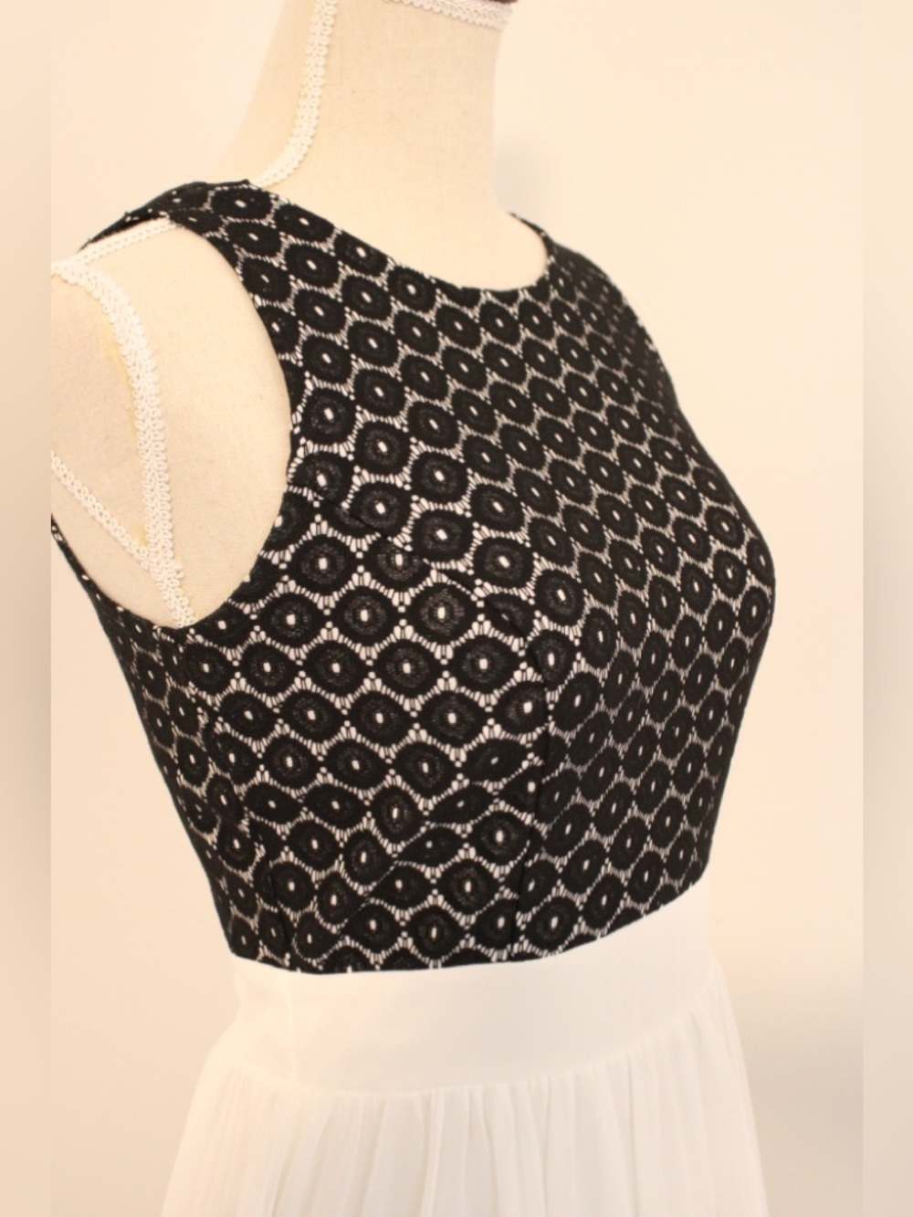 Enfocus Studios White & Black Lace Dress Size 4 - Picture 2 of 9